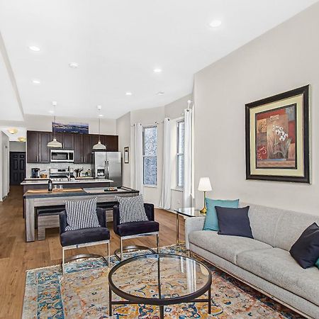 Appartement Modern 4Br Just A Block From Cta Pink Line With Pool Table Free Parking à Chicago Extérieur photo